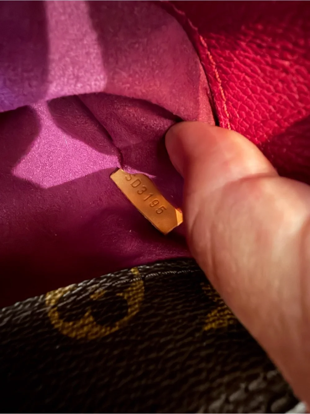 Louis Vuitton Pallas BB - Fuchsia interior